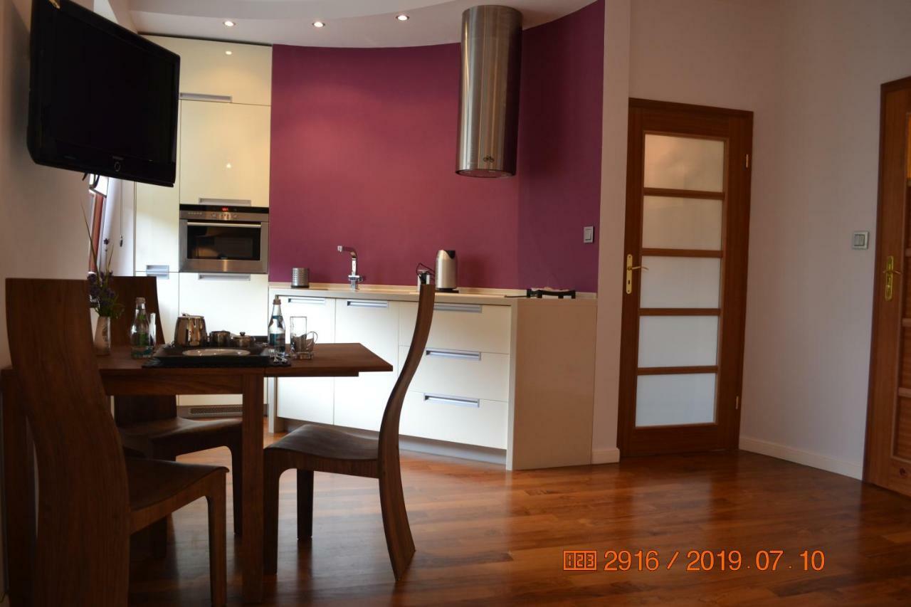 Apartament Parkowa Polana Z Ogrodem Apartment Polanica-Zdroj Luaran gambar