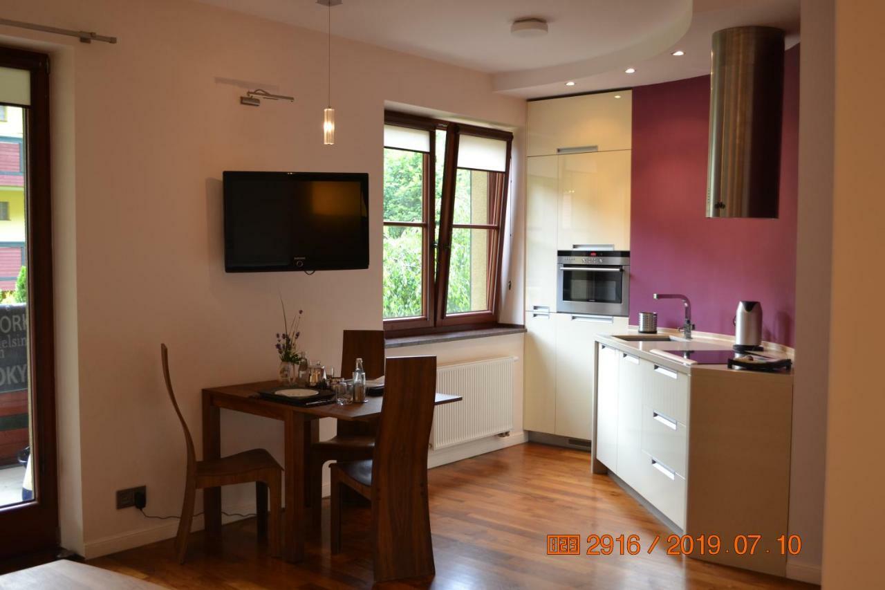 Apartament Parkowa Polana Z Ogrodem Apartment Polanica-Zdroj Luaran gambar