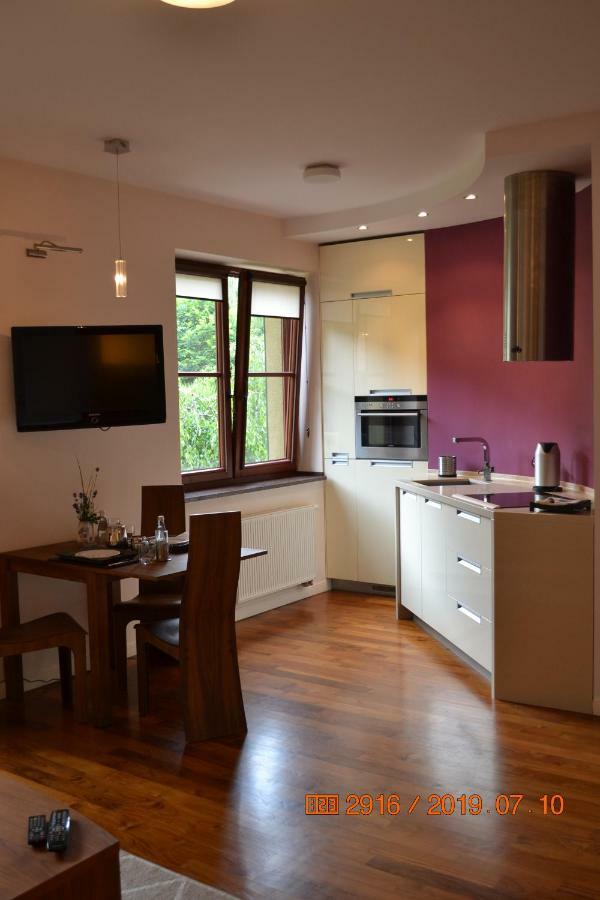 Apartament Parkowa Polana Z Ogrodem Apartment Polanica-Zdroj Luaran gambar